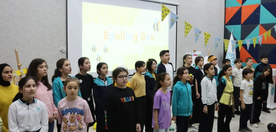 Nəsimi kampusumuzda İngilis və Rus dillərində “Spelling Bee” yarışı keçirildi.
