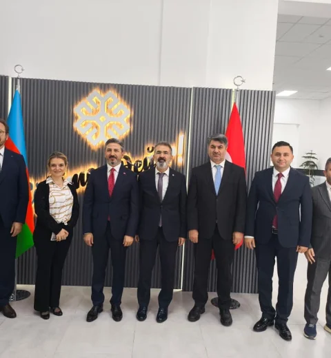Türkiyənin Əmək və Əhalinin Sosial Müdafiəsi nazirinin müavini Ahmet Aydın və bərabərindəki heyət məktəbimizi ziyarət ediblər.